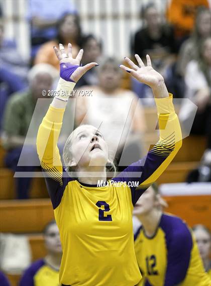 Thumbnail 1 in Grand Saline vs Edgewood photogallery.