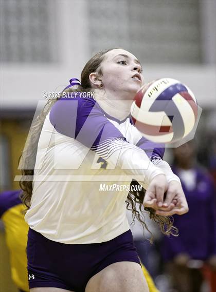 Thumbnail 1 in Grand Saline vs Edgewood photogallery.