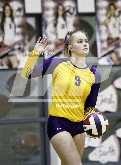 Thumbnail 1 in Grand Saline vs Edgewood photogallery.