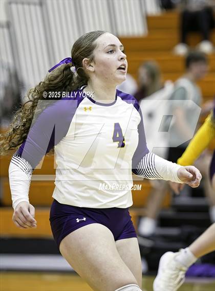 Thumbnail 2 in Grand Saline vs Edgewood photogallery.