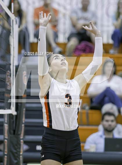 Thumbnail 3 in Grand Saline vs Edgewood photogallery.