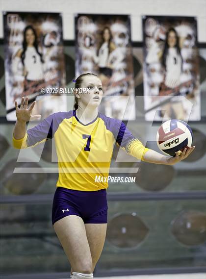 Thumbnail 2 in Grand Saline vs Edgewood photogallery.