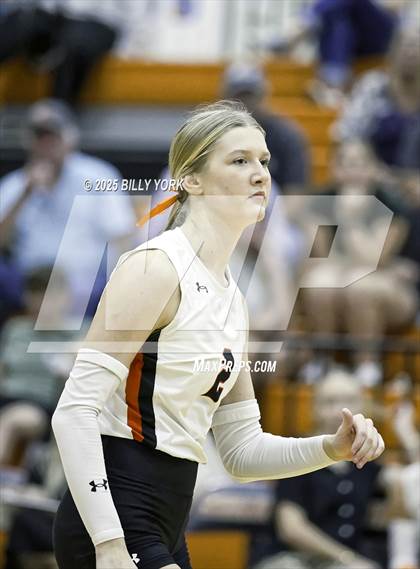 Thumbnail 2 in Grand Saline vs Edgewood photogallery.