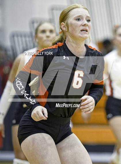 Thumbnail 3 in Grand Saline vs Edgewood photogallery.