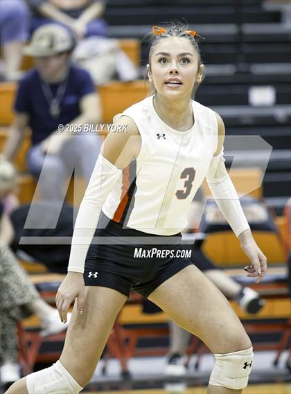 Thumbnail 1 in Grand Saline vs Edgewood photogallery.