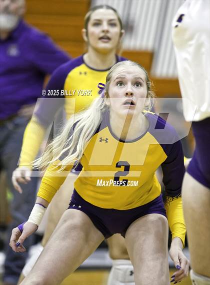 Thumbnail 1 in Grand Saline vs Edgewood photogallery.
