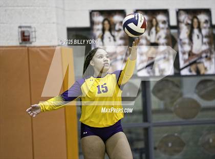 Thumbnail 2 in Grand Saline vs Edgewood photogallery.