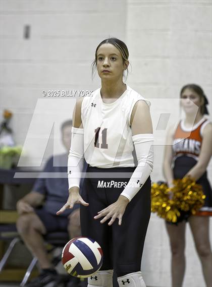 Thumbnail 1 in Grand Saline vs Edgewood photogallery.
