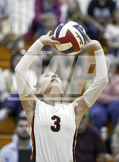 Thumbnail 2 in Grand Saline vs Edgewood photogallery.