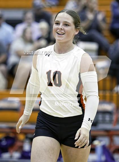 Thumbnail 2 in Grand Saline vs Edgewood photogallery.