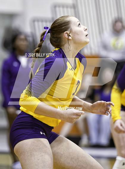 Thumbnail 2 in Grand Saline vs Edgewood photogallery.