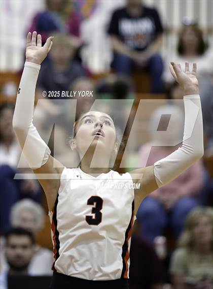 Thumbnail 3 in Grand Saline vs Edgewood photogallery.