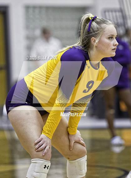 Thumbnail 3 in Grand Saline vs Edgewood photogallery.