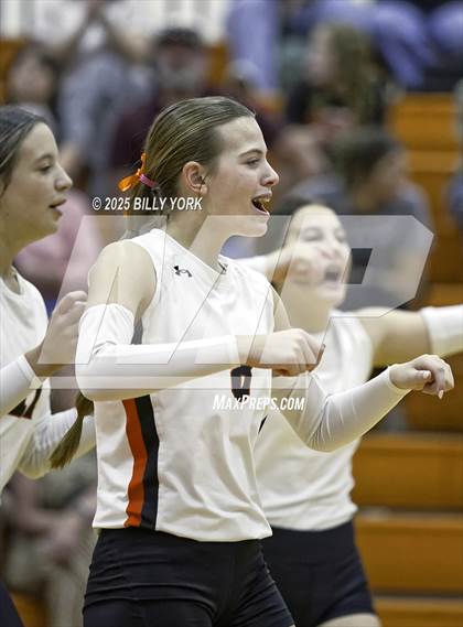 Thumbnail 3 in Grand Saline vs Edgewood photogallery.