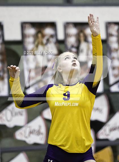 Thumbnail 1 in Grand Saline vs Edgewood photogallery.
