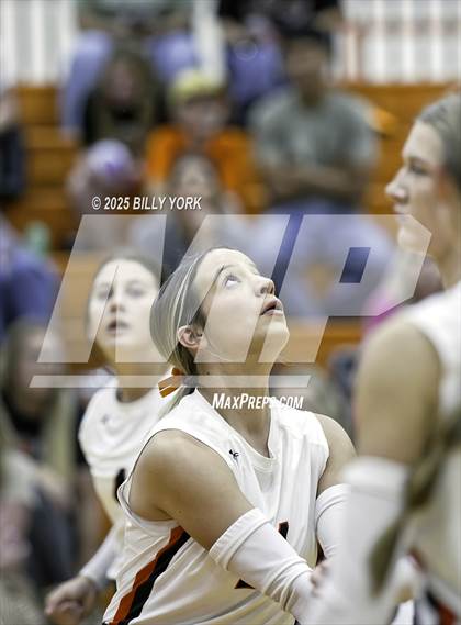Thumbnail 3 in Grand Saline vs Edgewood photogallery.
