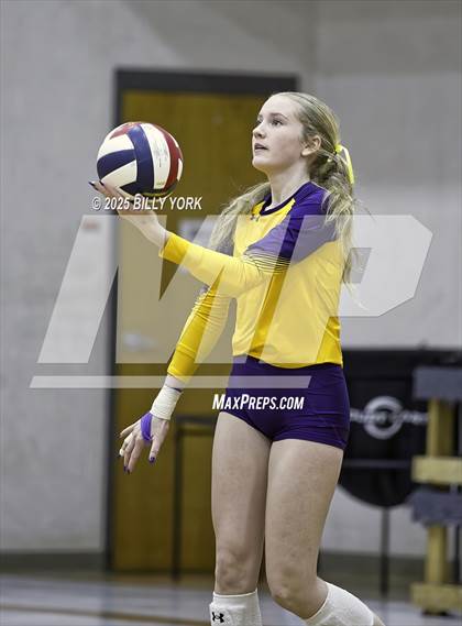 Thumbnail 1 in Grand Saline vs Edgewood photogallery.