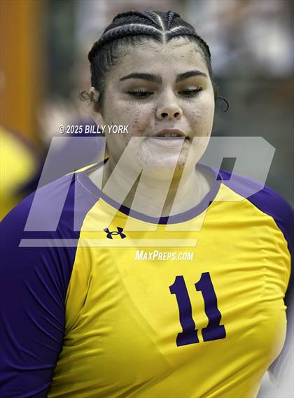 Thumbnail 1 in Grand Saline vs Edgewood photogallery.