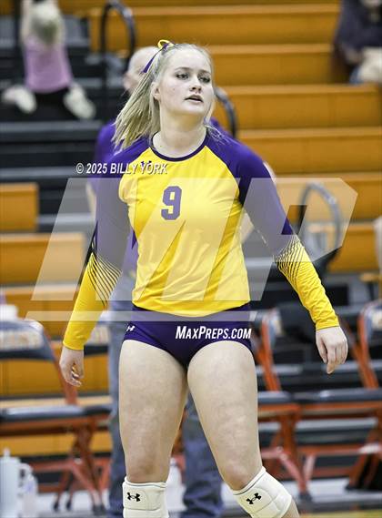 Thumbnail 3 in Grand Saline vs Edgewood photogallery.