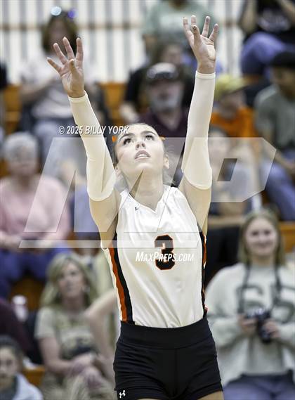 Thumbnail 2 in Grand Saline vs Edgewood photogallery.