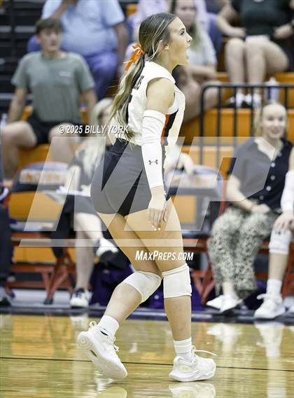 Thumbnail 1 in Grand Saline vs Edgewood photogallery.