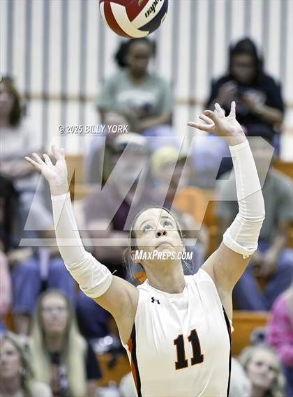 Thumbnail 3 in Grand Saline vs Edgewood photogallery.