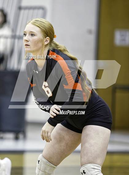Thumbnail 2 in Grand Saline vs Edgewood photogallery.