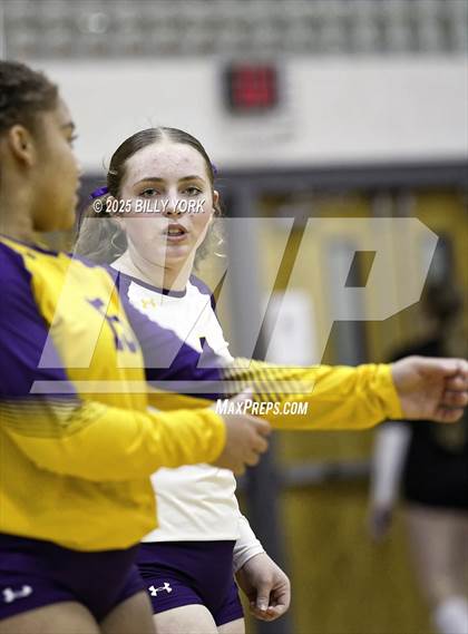 Thumbnail 3 in Grand Saline vs Edgewood photogallery.