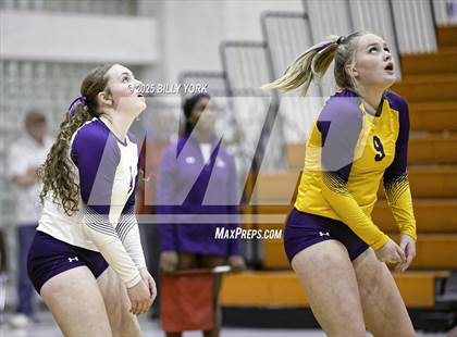 Thumbnail 1 in Grand Saline vs Edgewood photogallery.