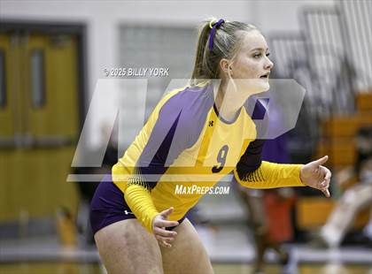 Thumbnail 2 in Grand Saline vs Edgewood photogallery.