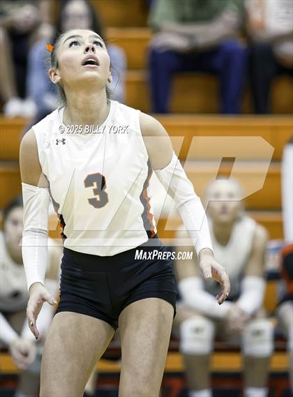 Thumbnail 3 in Grand Saline vs Edgewood photogallery.