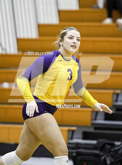 Thumbnail 1 in Grand Saline vs Edgewood photogallery.