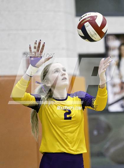 Thumbnail 2 in Grand Saline vs Edgewood photogallery.