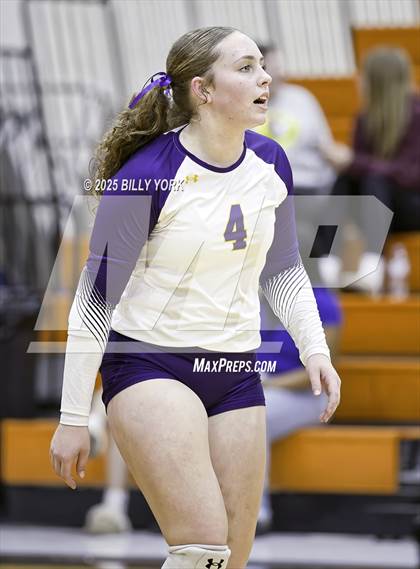 Thumbnail 1 in Grand Saline vs Edgewood photogallery.