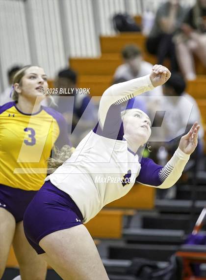 Thumbnail 2 in Grand Saline vs Edgewood photogallery.