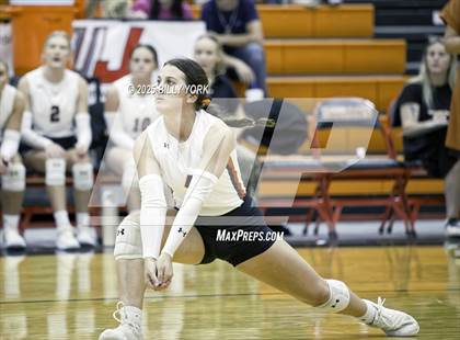 Thumbnail 1 in Grand Saline vs Edgewood photogallery.