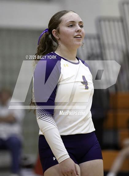 Thumbnail 1 in Grand Saline vs Edgewood photogallery.