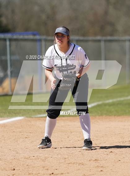 Thumbnail 3 in Rice Consolidated vs. Thrall (Caldwell Tournament) photogallery.
