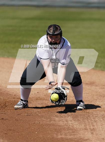 Thumbnail 3 in Rice Consolidated vs. Thrall (Caldwell Tournament) photogallery.