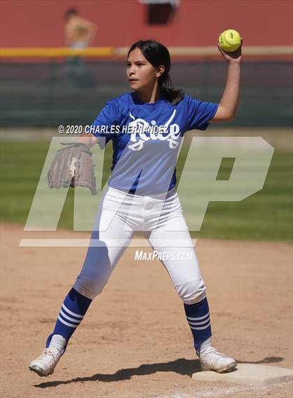Thumbnail 2 in Rice Consolidated vs. Thrall (Caldwell Tournament) photogallery.