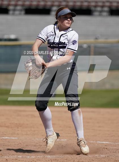 Thumbnail 2 in Rice Consolidated vs. Thrall (Caldwell Tournament) photogallery.