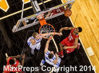 Thumbnail 2 in Holmes vs Covington Catholic (KHSAA Ninth Region Final) photogallery.