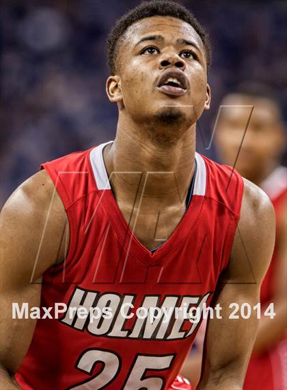 Thumbnail 1 in Holmes vs Covington Catholic (KHSAA Ninth Region Final) photogallery.