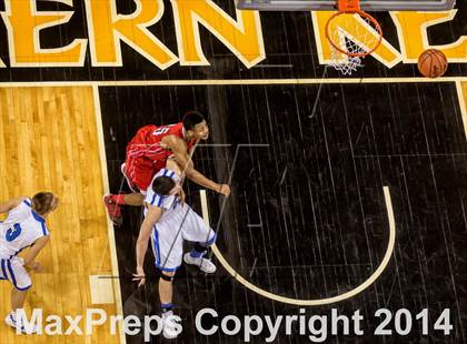 Thumbnail 1 in Holmes vs Covington Catholic (KHSAA Ninth Region Final) photogallery.