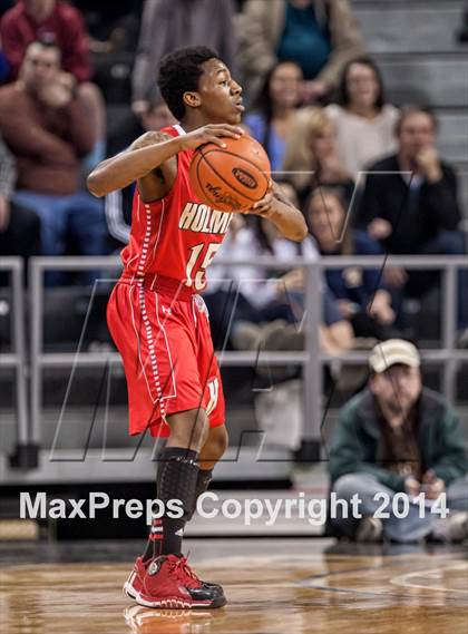 Thumbnail 3 in Holmes vs Covington Catholic (KHSAA Ninth Region Final) photogallery.