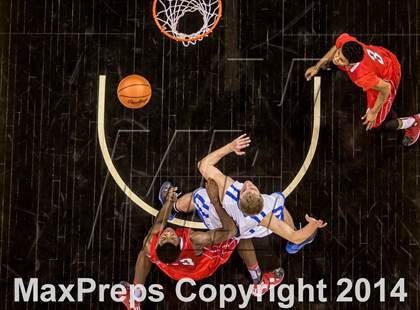 Thumbnail 3 in Holmes vs Covington Catholic (KHSAA Ninth Region Final) photogallery.