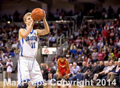 Thumbnail 3 in Holmes vs Covington Catholic (KHSAA Ninth Region Final) photogallery.