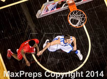 Thumbnail 3 in Holmes vs Covington Catholic (KHSAA Ninth Region Final) photogallery.