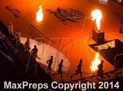 Thumbnail 1 in Holmes vs Covington Catholic (KHSAA Ninth Region Final) photogallery.