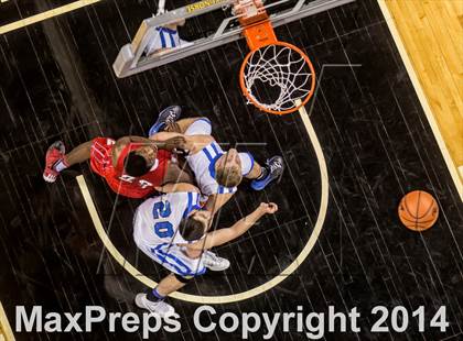 Thumbnail 1 in Holmes vs Covington Catholic (KHSAA Ninth Region Final) photogallery.